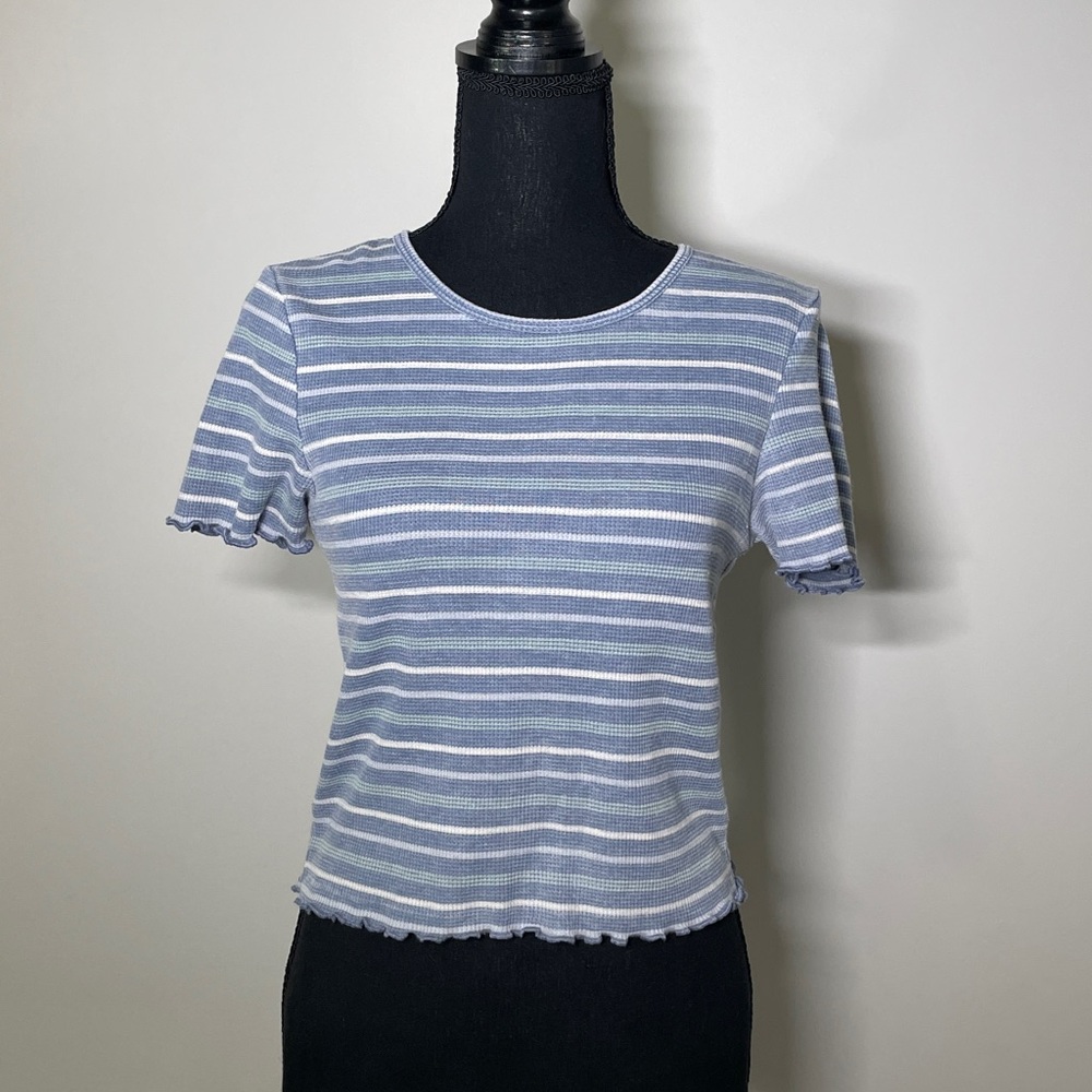 American Eagle t-shirt in size medium with blue and white stripes.